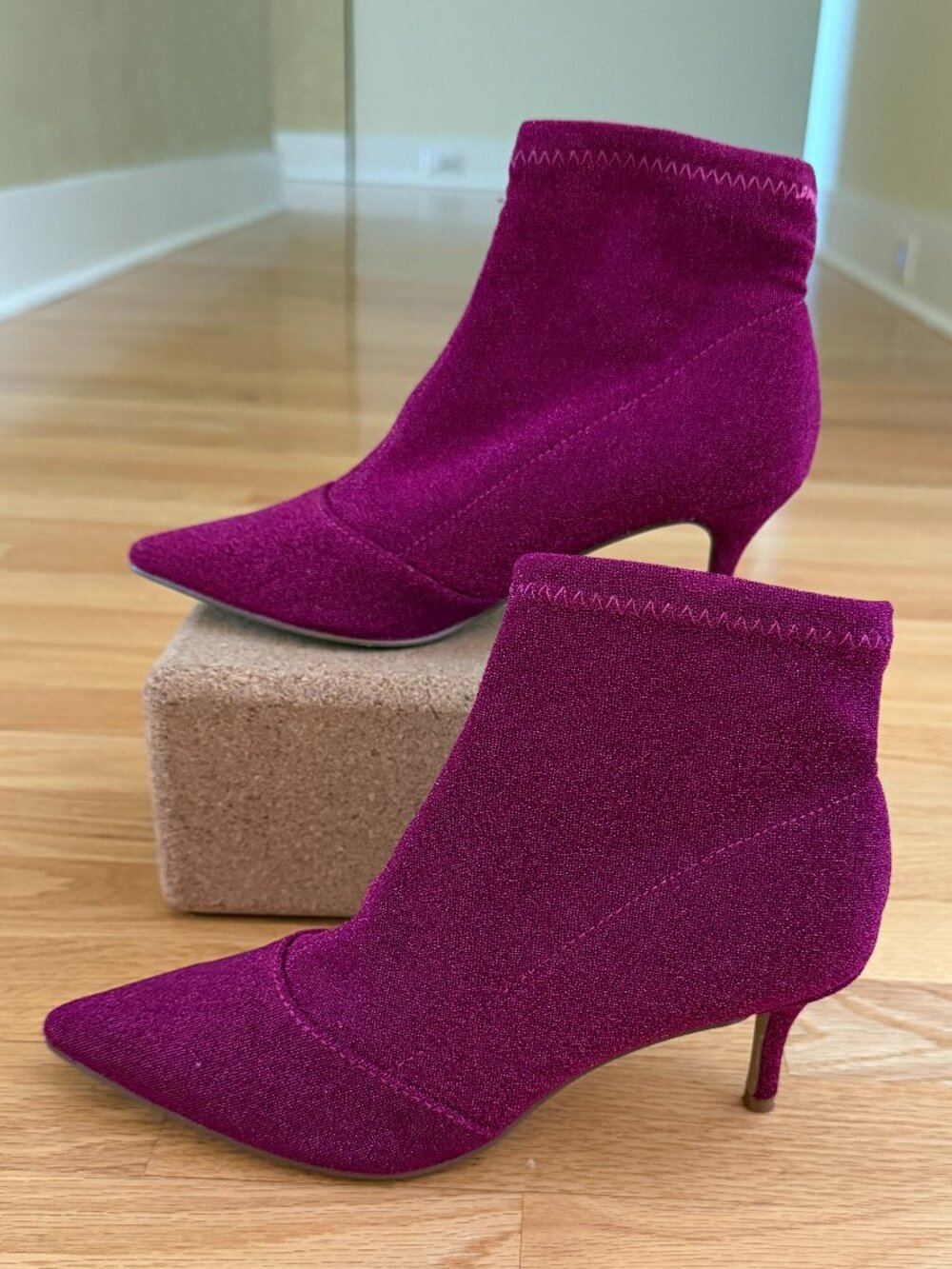 Charles by Charles David Amstel Sock Bootie in Fuchsia Glitter Size 6